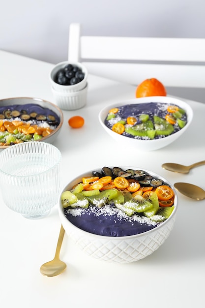 Concept d'aliments sains avec smoothie acai