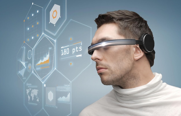 concept d'avenir, de technologie, d'entreprise et de personnes - homme à lunettes futuristes