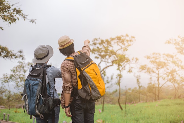 Concept d&#39;aventure, de voyage, de tourisme, de randonnée et de personnes en Asie