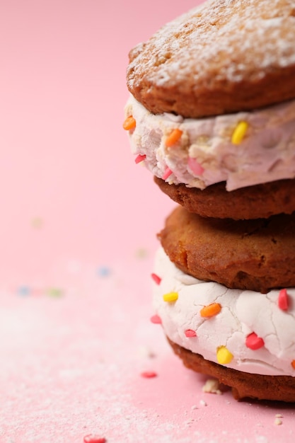 Concept de biscuits savoureux sucrés avec de la crème glacée