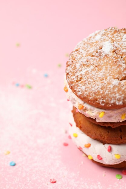 Concept de biscuits sucrés avec espace de crème glacée pour le texte
