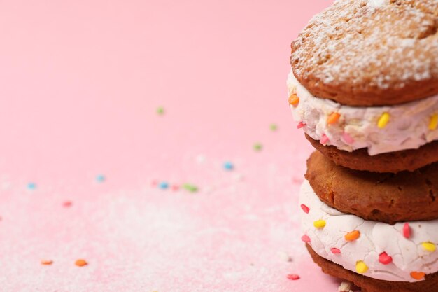 Concept de biscuits sucrés avec espace de crème glacée pour le texte