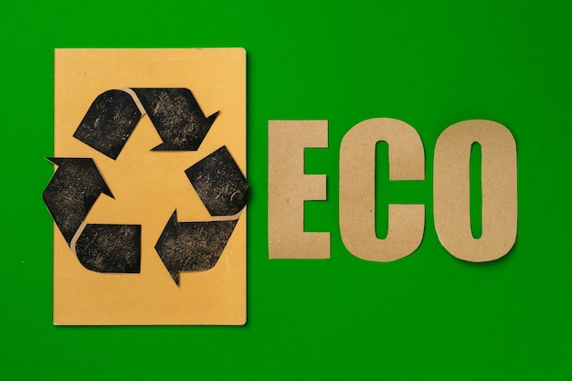 Concept de consommation écologique de recyclage de papier