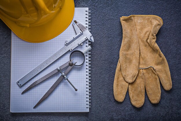 Concept de construction de gants de sécurité avec étrier coulissant