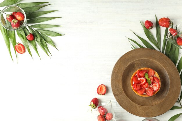 Concept de cuisine délicieuse avec tarte aux fraises, espace pour le texte.