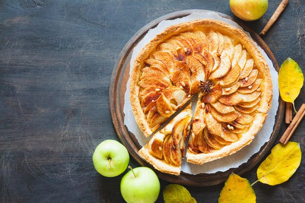 Concept de cuisson d'automne de tarte aux pommes maison