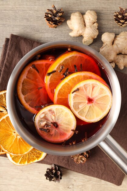 Concept de cuisson du vin chaud, gros plan