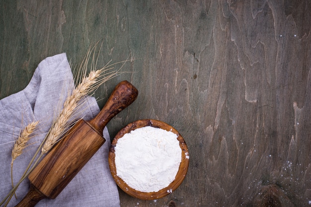 Concept de cuisson avec rouleau à pâtisserie