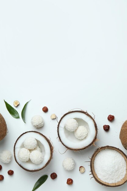 Concept de délicieux bonbons bonbons à la noix de coco espace pour le texte