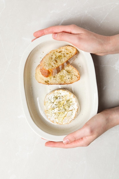 Concept de délicieux camembert de cuisine française