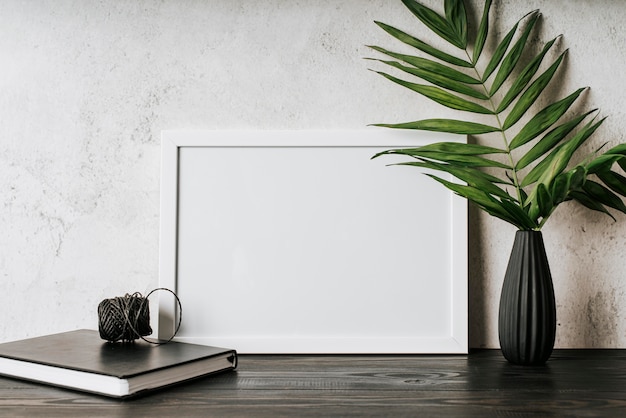 Le concept du cadre blanc est magnifique.