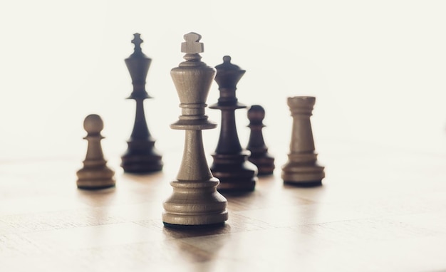 Concept d'entreprise d'échecs, leader et succès