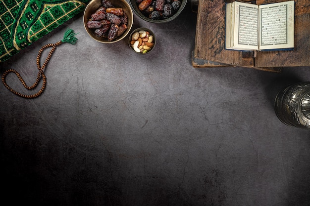 Concept d'espace alimentaire ramadan pour le texte