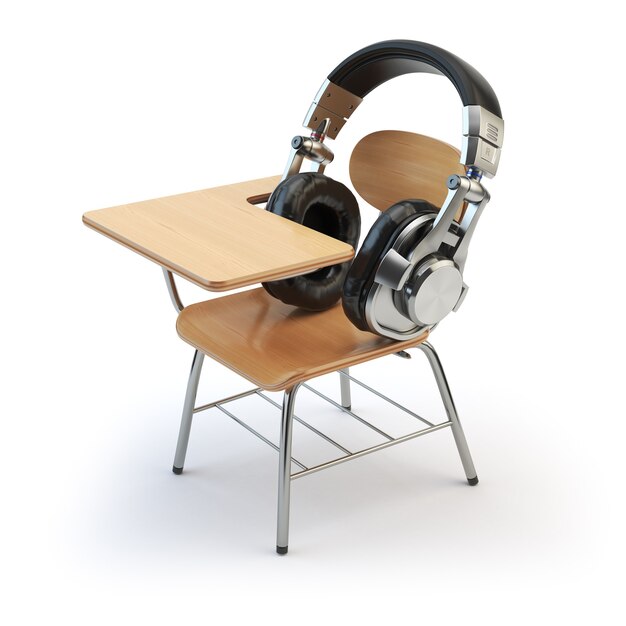 Concept de formation en webinaire ou de livres audio Casque et bureau d'école isolés sur 3d blanc