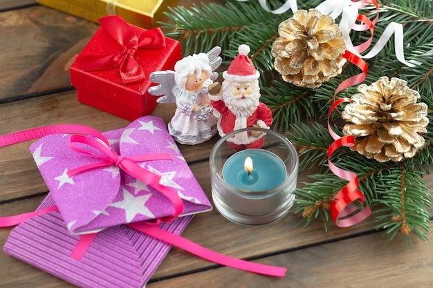 Photo concept de joyeux noël avec des cadeaux et des décorations de noël