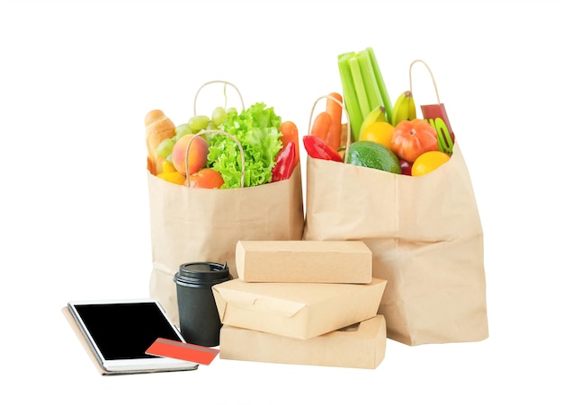 Concept de livraison de sacs à provisions avec tablette alimentaire et carte