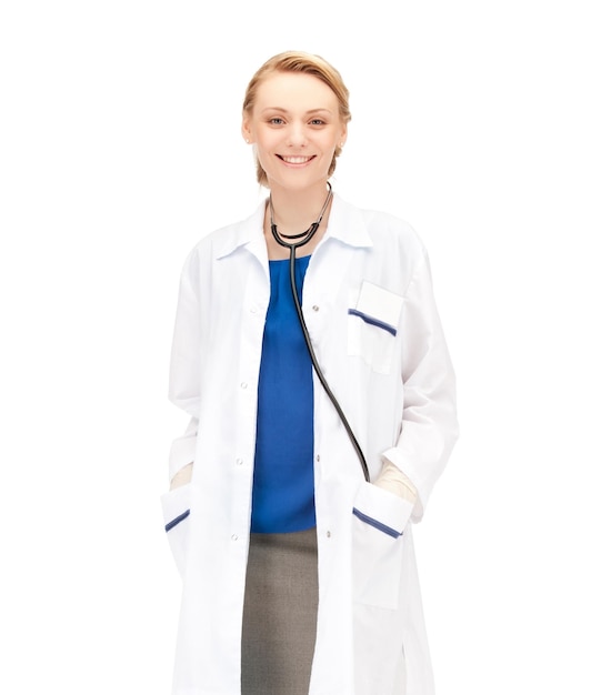 concept médical et de soins de santé - femme médecin souriante avec stéthoscope