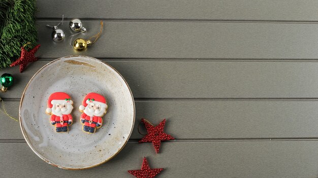 Concept de Noël avec mise en page Décoré Composition de biscuits au sucre glace. Copier l'espace pour le texte