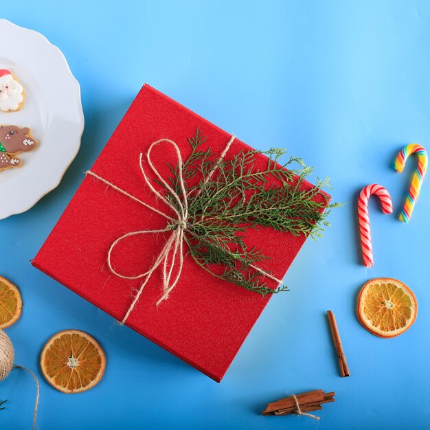 Concept de Noël avec mise en page Décoré Composition de biscuits au sucre glace. Copier l'espace pour le texte