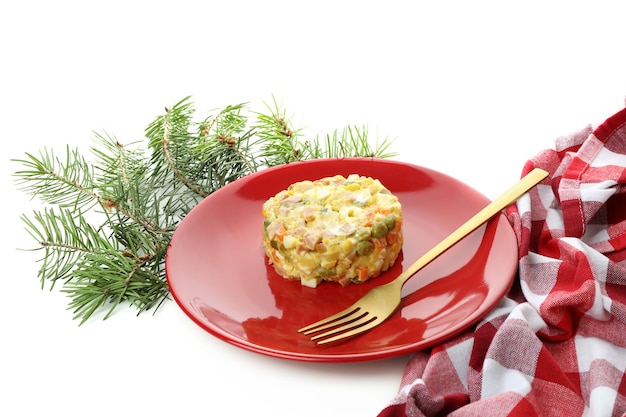 Concept de Noël de plats savoureux avec Olivier isolé sur fond blanc