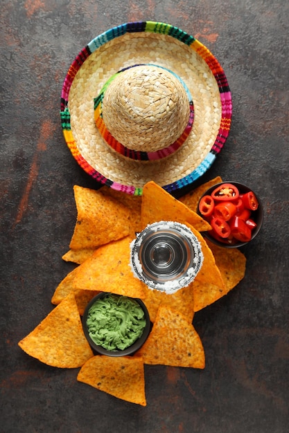 Concept de nourriture mexicaine Tortilla et vue de dessus de tequila