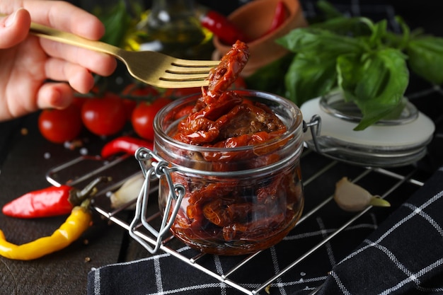 Concept de nourriture savoureuse délicieuse tomate séchée