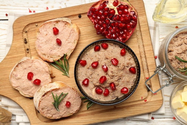 Concept de nourriture savoureuse avec vue de dessus de sandwichs au pâté