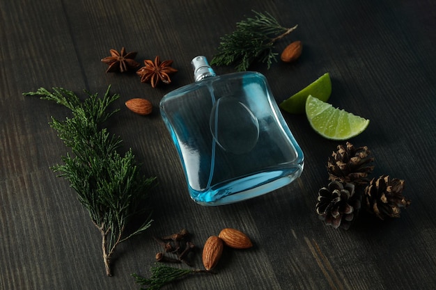 Concept de parfum naturel sur fond de bois