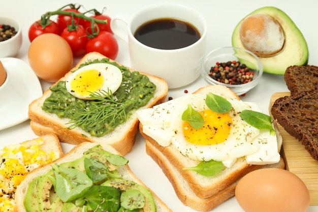 Concept de petit-déjeuner savoureux avec des plats délicieux en gros plan