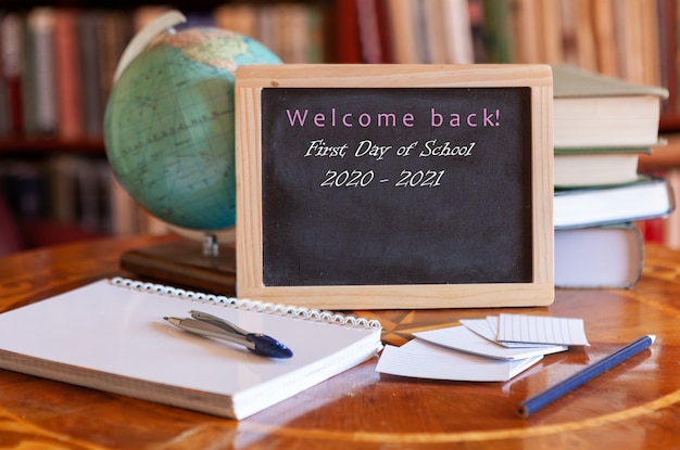 Concept Premier jour d'école. Début d'une nouvelle année scolaire