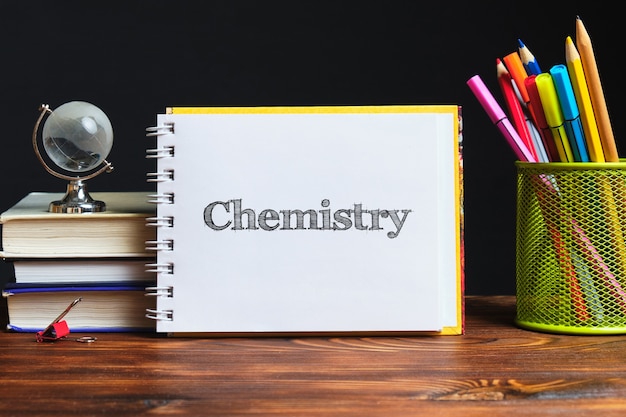 Concept de programme éducatif pour l'enseignement de la chimie avec vue de dessus.