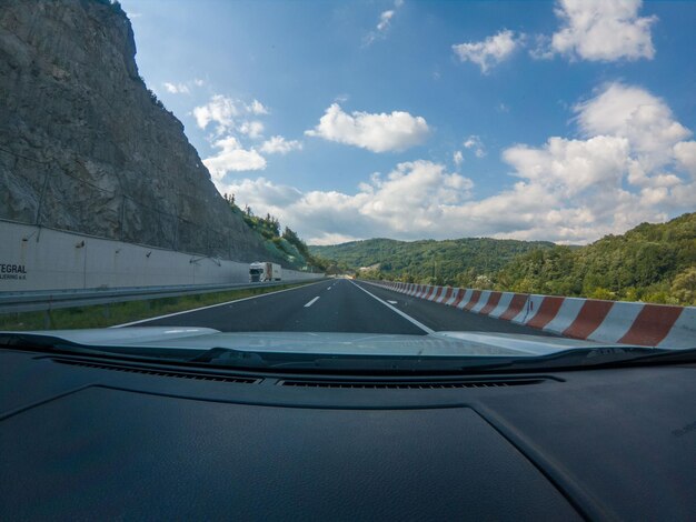 Concept de ravel en voiture par speedway