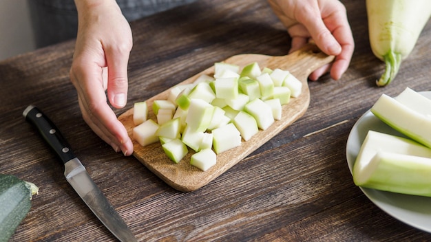 Concept de récolte de courgettes