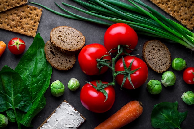 Concept de régime et de nutrition. Légumes mûrs pour la cuisson de plats sains frais. Alimentation en fibres propre et équilibrée et mode de vie sain Fitness manger et bien manger