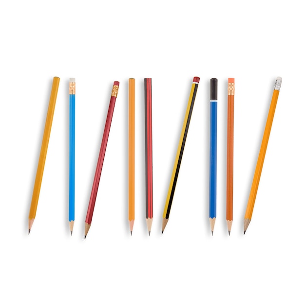 Concept de retour à l'école avec des crayons isolés sur fond gris