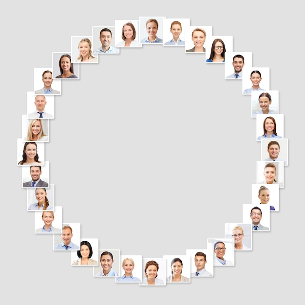 Photo concept de réussite - de nombreux portraits de gens d'affaires en cercle