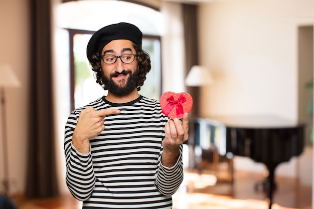 Concept de la Saint-Valentin jeune homme fou