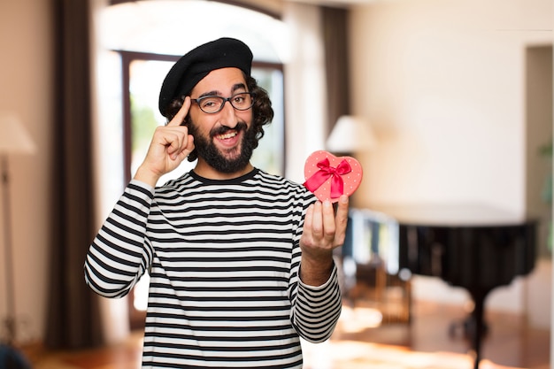 Concept de la Saint-Valentin jeune homme fou