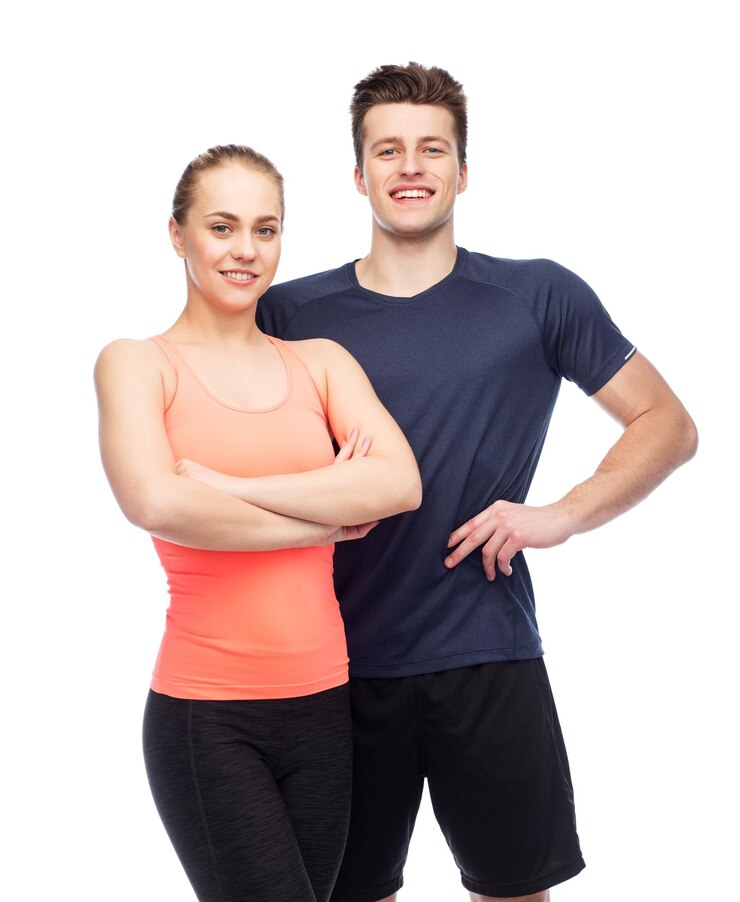 Photo concept de sport, de fitness, de style de vie et de personnes - homme et femme sportifs heureux