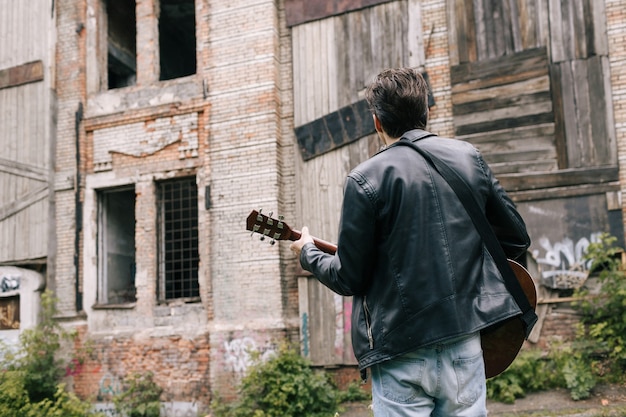 Concept de style de vie d'interprète de sérénade d'artiste de joueur de guitare de musicien