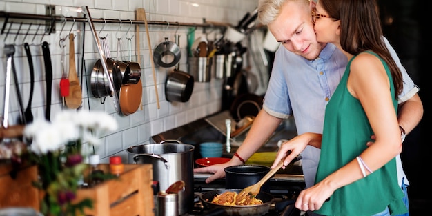 Concept de style de vie de passe-temps de cuisson de couple