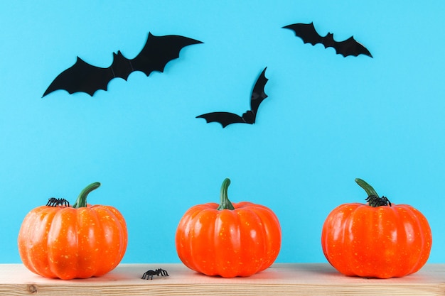 Concept De Vacances Halloween Avec Décor De Citrouille Sur Table En Bois.