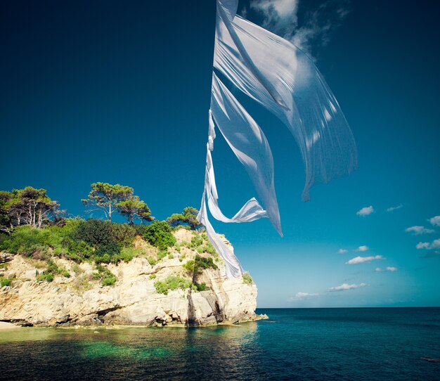 Concept de voyage - île paradisiaque, mer, ciel, été. Agios Sostis sur l'île de Zakynthos, Grèce.