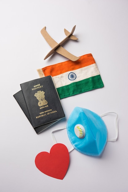 Concept de voyage et de tourisme dans la pandémie de couronne Indiens bloqués revenant pour mariage ou lune de miel en Inde