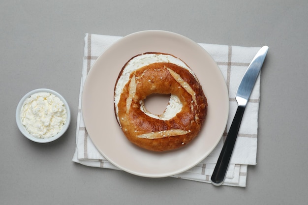 Concept de vue de dessus de bagel de nourriture savoureuse