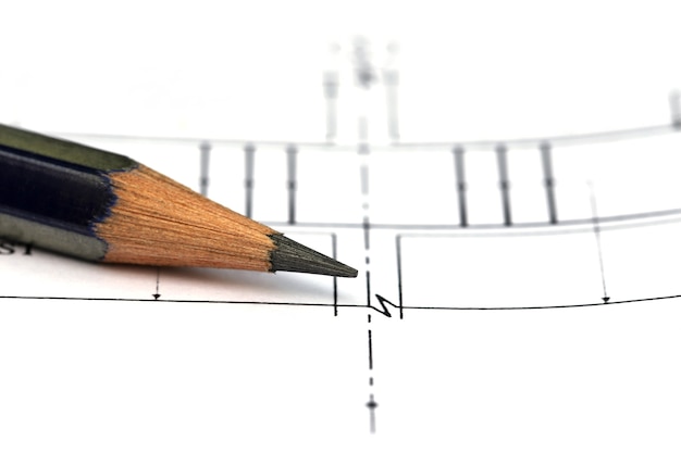 Conception de bâtiment avec un crayon sur papier