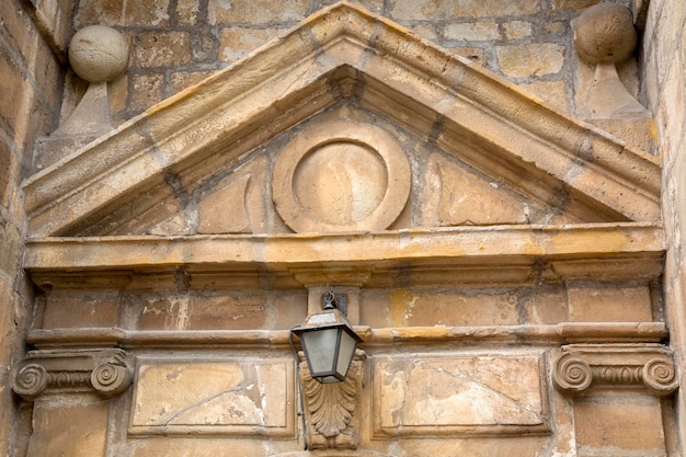 Conception d'entrée en pierre de l'ancienne église