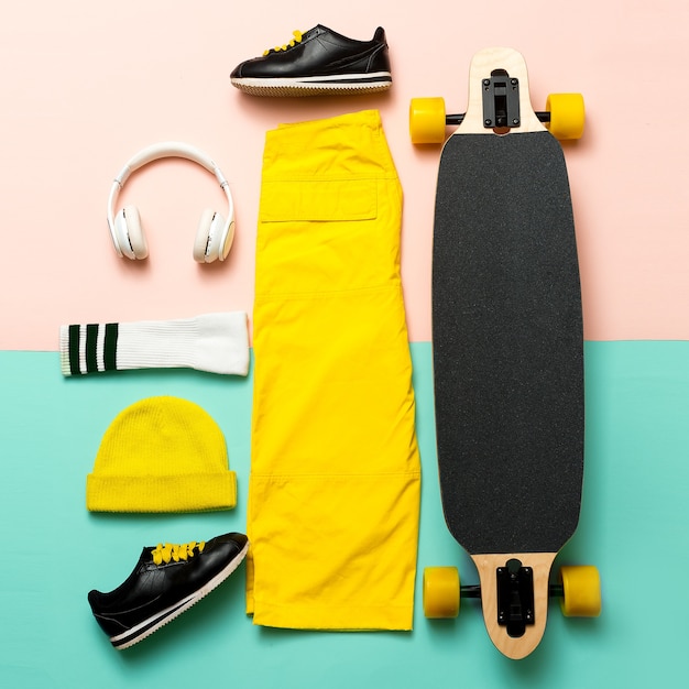 Photo conception minimale. tenue de style skateboard