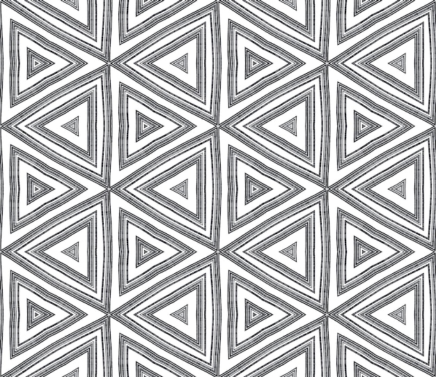 Conception de rayures à chevrons. Fond de kaléidoscope symétrique noir. Motif de rayures géométriques en chevron. Textile prêt à imprimer remarquable, tissu maillot de bain, papier peint, emballage.