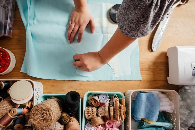 Concevoir et créer des vêtements pour enfants à la maison